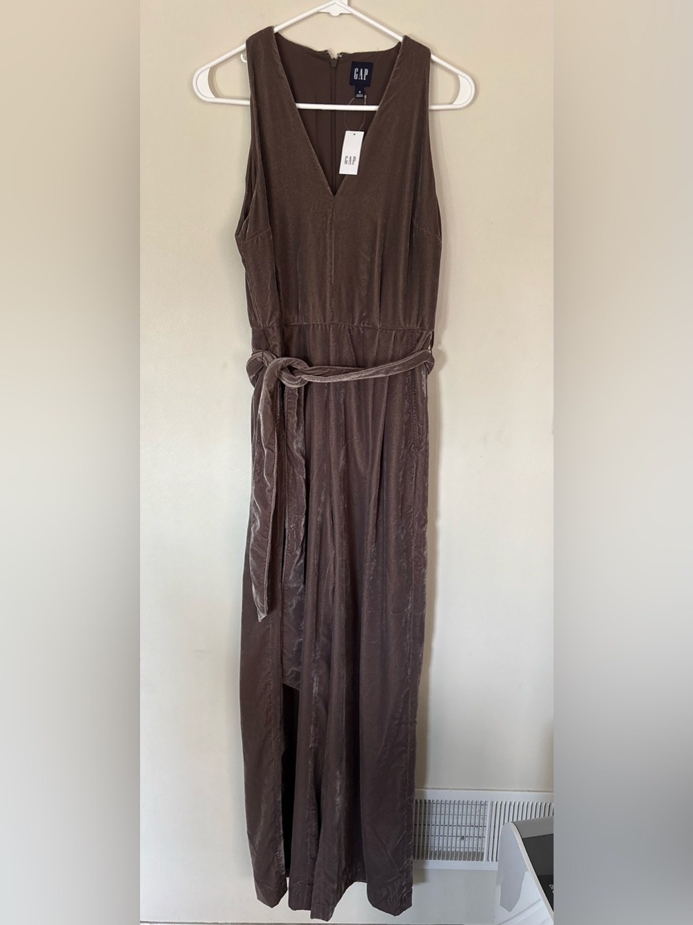 NWT GAP Brown Velvet Jumpsuit Sleeveless V-Neck Tie Waist Size Small